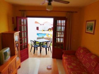 Apartamentos Castillo Beach كاليتا ذي فوستي المظهر الخارجي الصورة